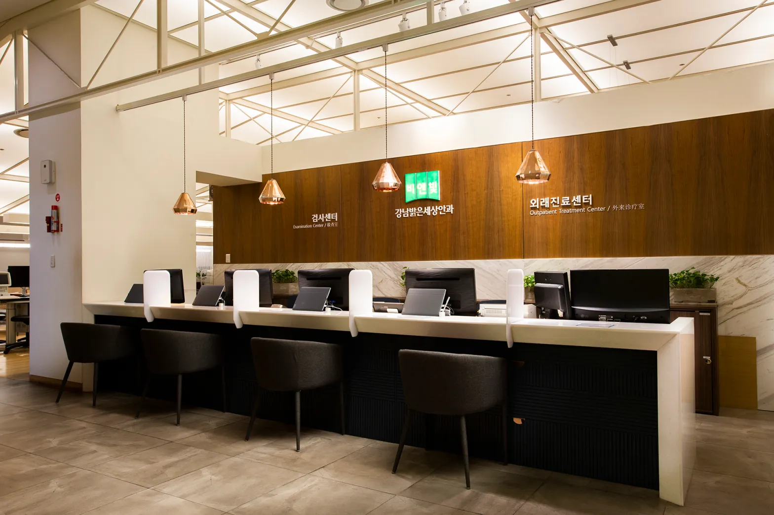 SMILE LASIK in Korea (2026 Guide): Top 3 Clinics in Seoul